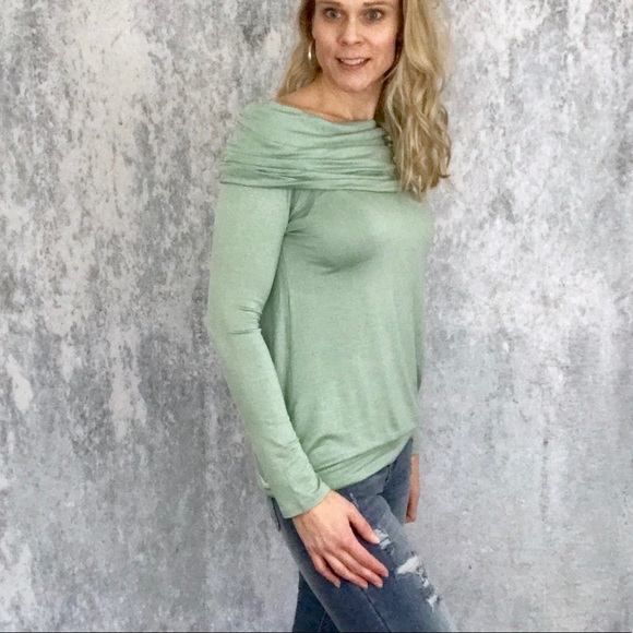 Sage off shoulder top - Picture 4 of 5